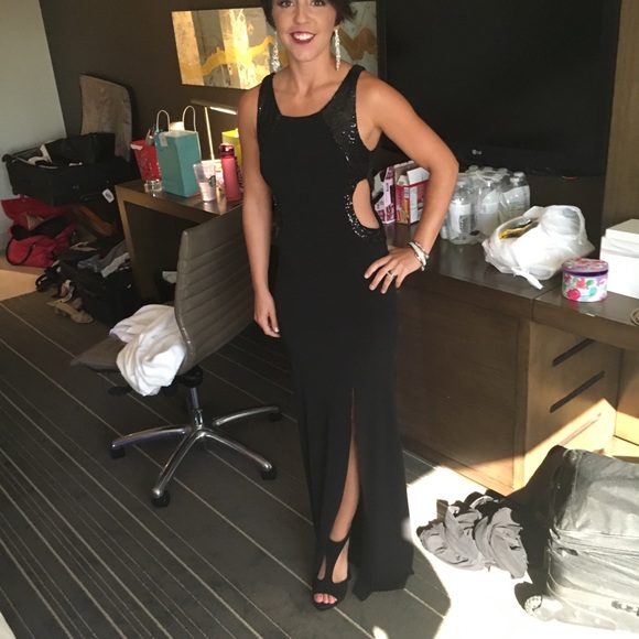 Black slim cut evening Gown - Picture 5 of 8